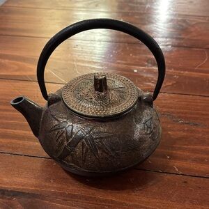 Cast Iron Teapot with Bamboo Design - Brown